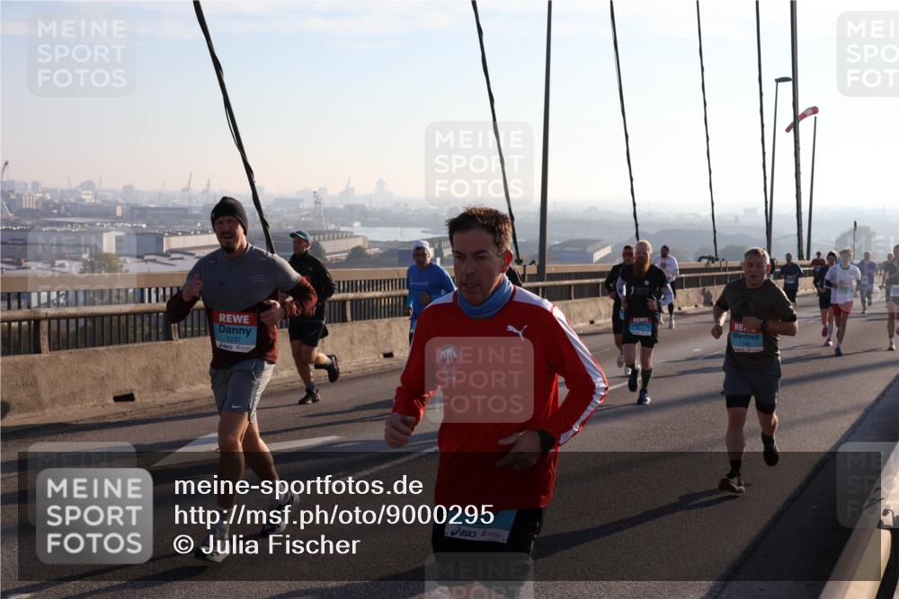 03.10.2025 - Köhlbrandbrückenlauf Julia Fischer http://msf.ph/oto/9000295 03.10.2025 09:20:53 Position 1 1237, 3525 meine-sportfotos.de