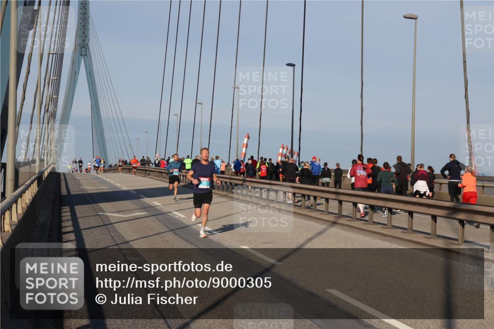 03.10.2025 - Köhlbrandbrückenlauf Julia Fischer http://msf.ph/oto/9000305 03.10.2025 09:34:33 Position 2 425 meine-sportfotos.de