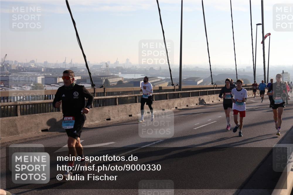 03.10.2025 - Köhlbrandbrückenlauf Julia Fischer http://msf.ph/oto/9000330 03.10.2025 09:20:56 Position 1 1167 meine-sportfotos.de