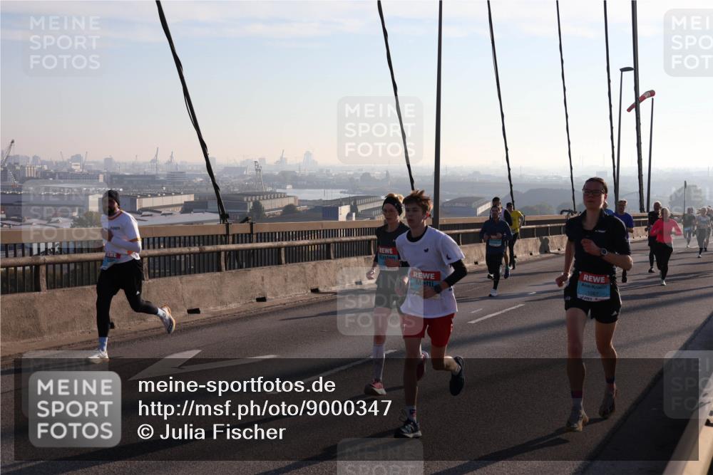 03.10.2025 - Köhlbrandbrückenlauf Julia Fischer http://msf.ph/oto/9000347 03.10.2025 09:20:58 Position 1 1087 meine-sportfotos.de