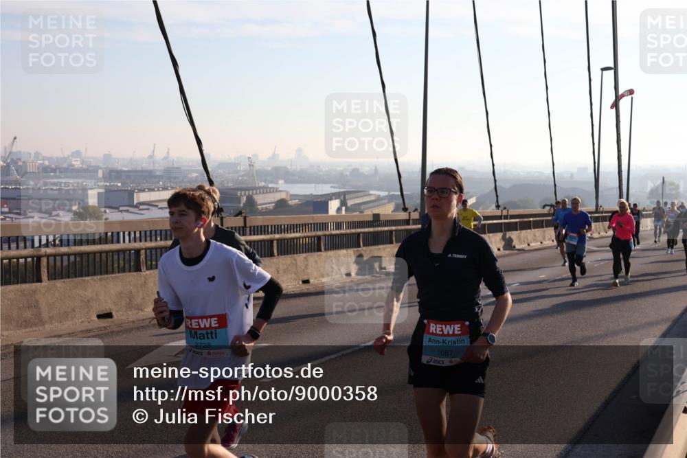 03.10.2025 - Köhlbrandbrückenlauf Julia Fischer http://msf.ph/oto/9000358 03.10.2025 09:20:59 Position 1 2728, 1087 meine-sportfotos.de