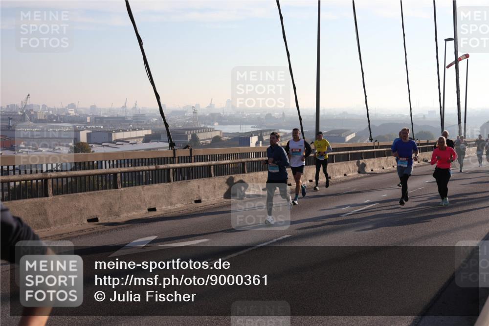 03.10.2025 - Köhlbrandbrückenlauf Julia Fischer http://msf.ph/oto/9000361 03.10.2025 09:21:00 Position 1  meine-sportfotos.de