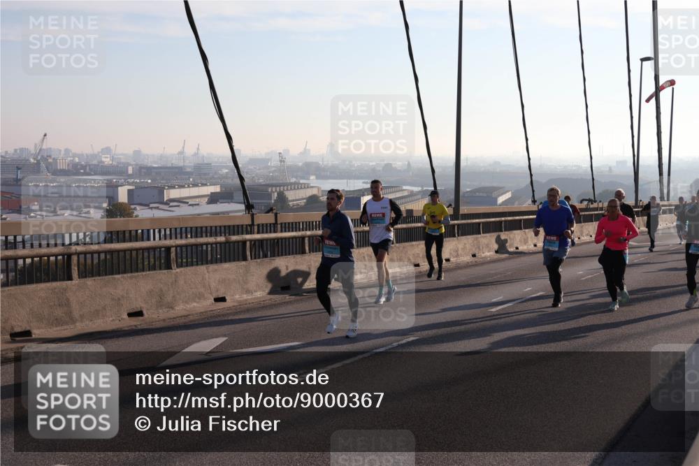 03.10.2025 - Köhlbrandbrückenlauf Julia Fischer http://msf.ph/oto/9000367 03.10.2025 09:21:00 Position 1  meine-sportfotos.de