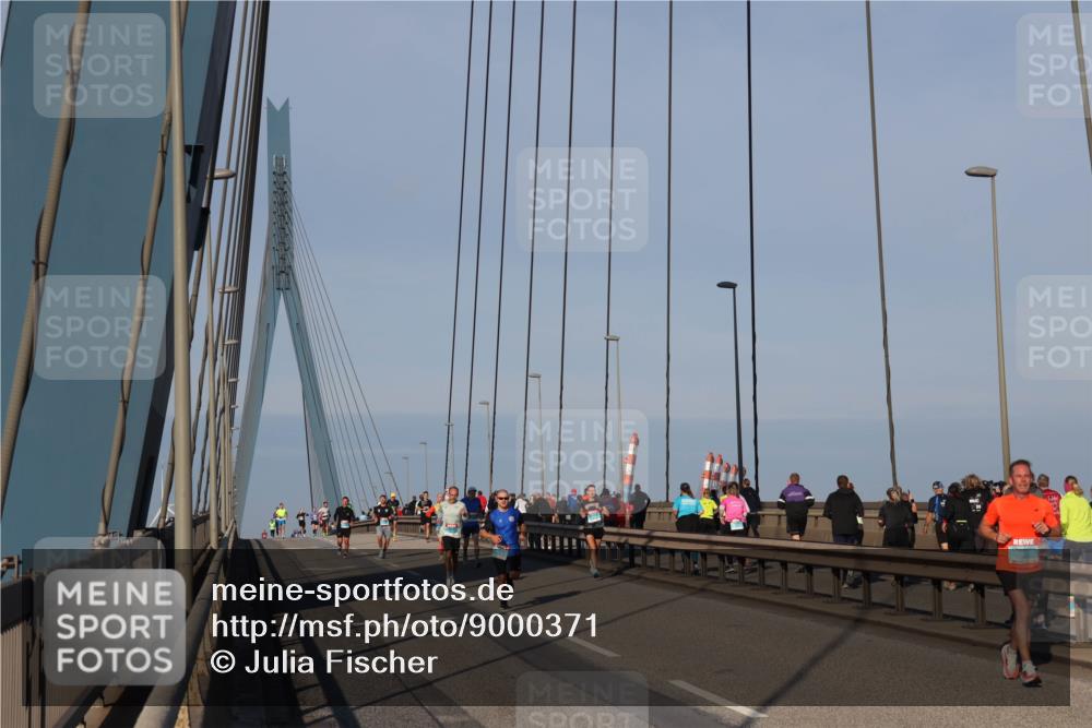 03.10.2025 - Köhlbrandbrückenlauf Julia Fischer http://msf.ph/oto/9000371 03.10.2025 09:34:49 Position 2  meine-sportfotos.de