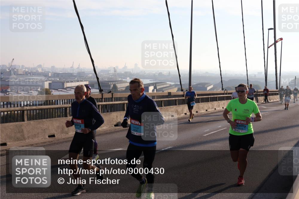 03.10.2025 - Köhlbrandbrückenlauf Julia Fischer http://msf.ph/oto/9000430 03.10.2025 09:21:09 Position 1 1102, 3836, 2819 meine-sportfotos.de