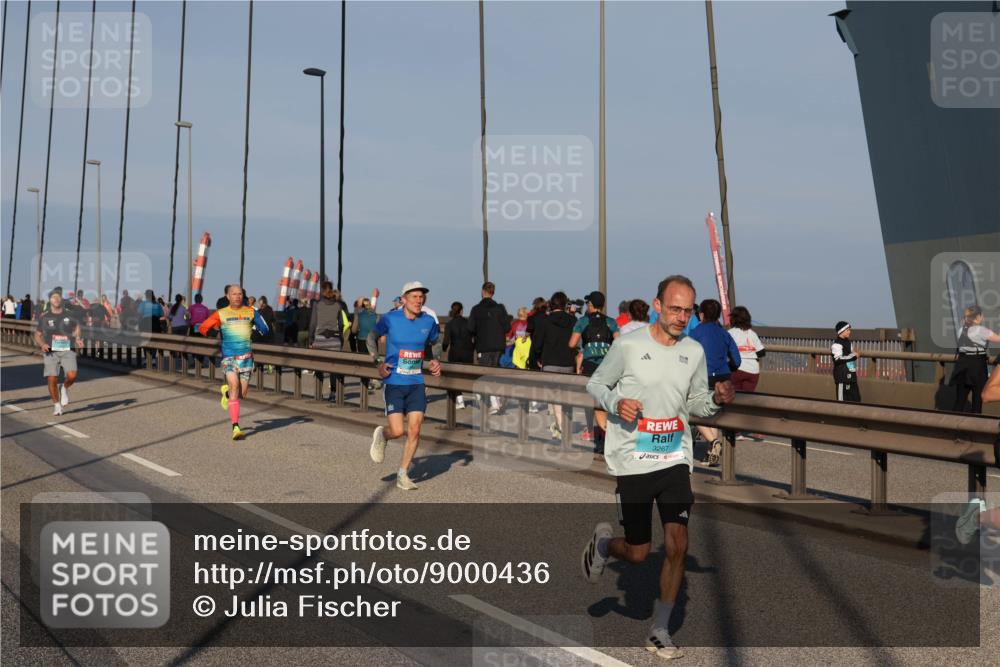 03.10.2025 - Köhlbrandbrückenlauf Julia Fischer http://msf.ph/oto/9000436 03.10.2025 09:34:55 Position 2 3267 meine-sportfotos.de