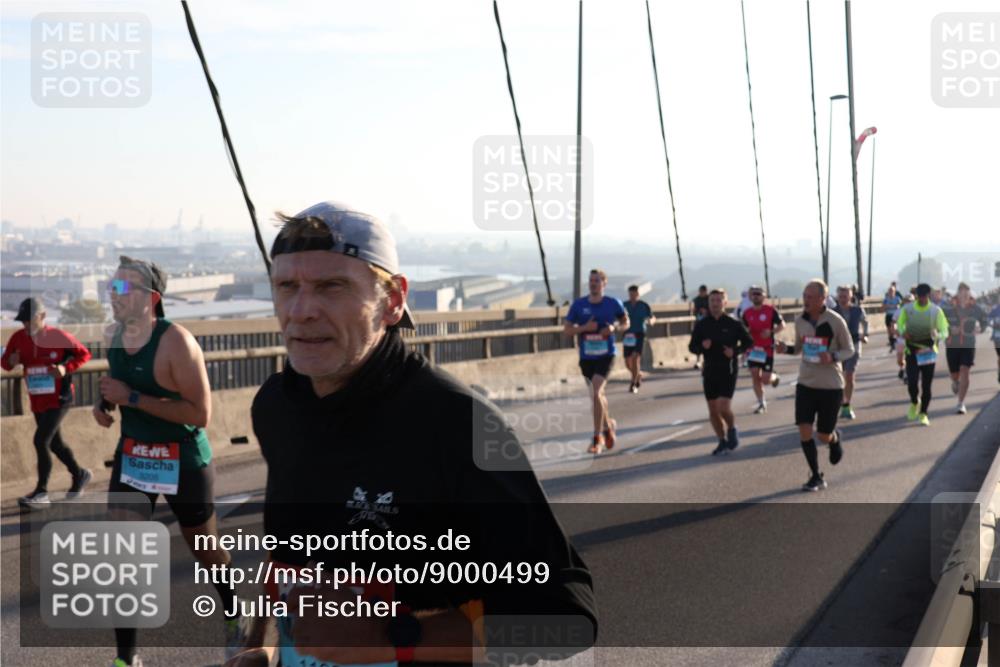 03.10.2025 - Köhlbrandbrückenlauf Julia Fischer http://msf.ph/oto/9000499 03.10.2025 09:21:27 Position 1 3205 meine-sportfotos.de