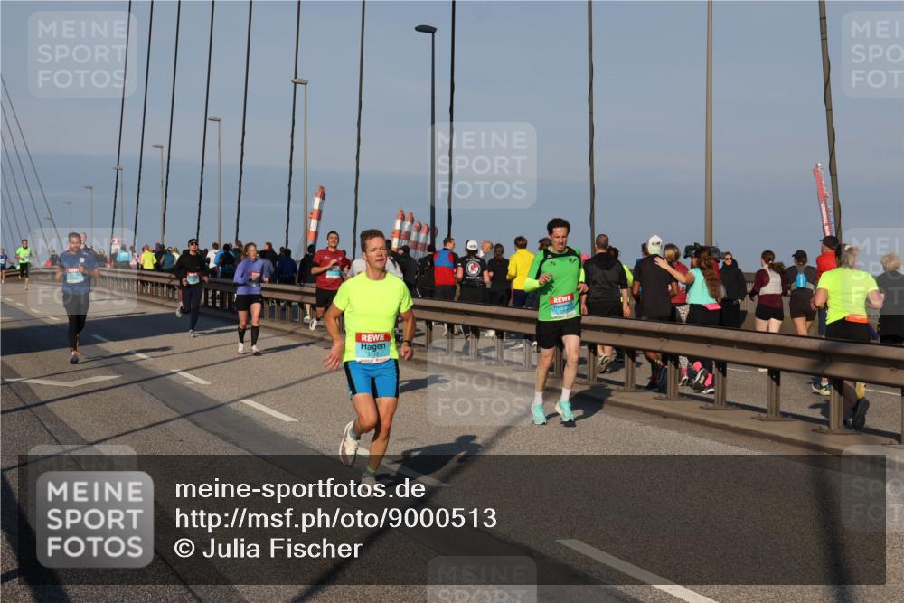 03.10.2025 - Köhlbrandbrückenlauf Julia Fischer http://msf.ph/oto/9000513 03.10.2025 09:35:12 Position 2  meine-sportfotos.de