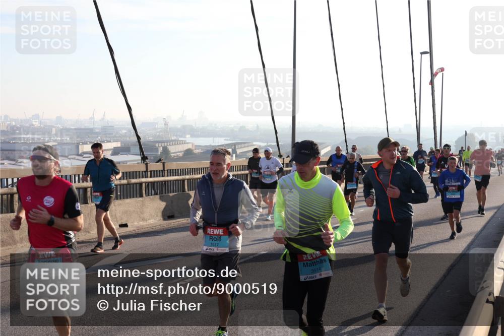 03.10.2025 - Köhlbrandbrückenlauf Julia Fischer http://msf.ph/oto/9000519 03.10.2025 09:21:31 Position 1 1961, 1617, 3514 meine-sportfotos.de