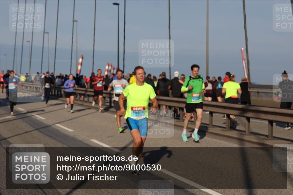 03.10.2025 - Köhlbrandbrückenlauf Julia Fischer http://msf.ph/oto/9000530 03.10.2025 09:35:12 Position 2  meine-sportfotos.de