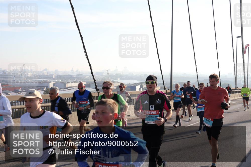 03.10.2025 - Köhlbrandbrückenlauf Julia Fischer http://msf.ph/oto/9000552 03.10.2025 09:21:34 Position 1 1109, 1231 meine-sportfotos.de