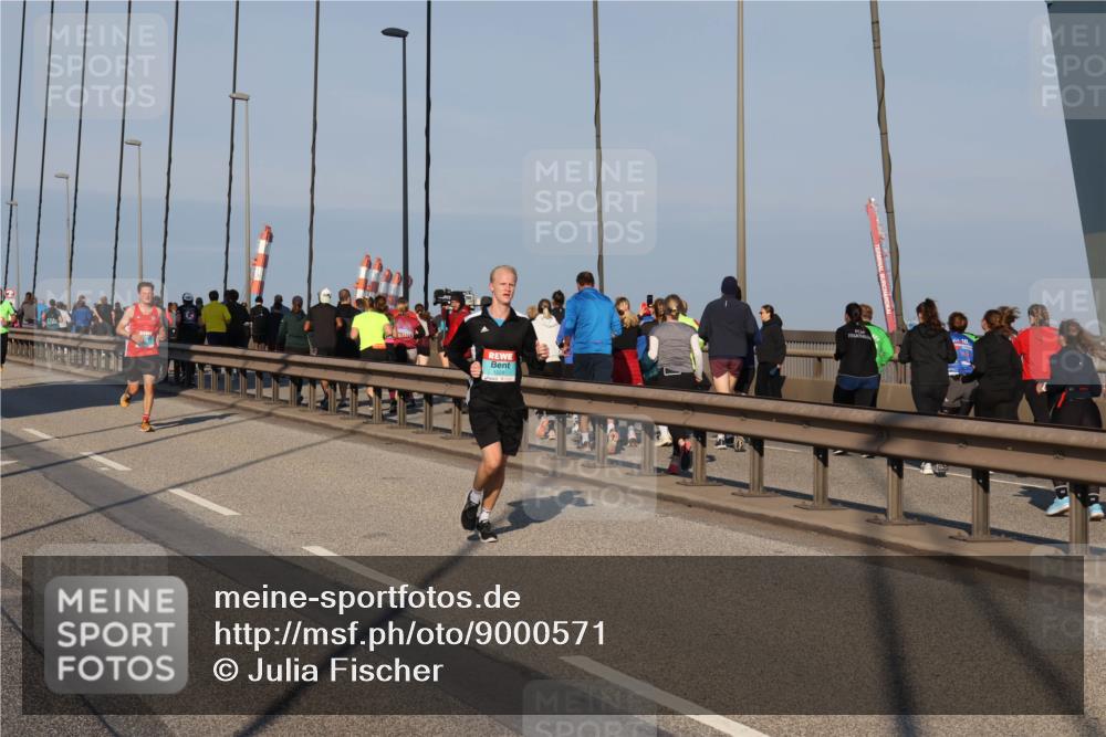 03.10.2025 - Köhlbrandbrückenlauf Julia Fischer http://msf.ph/oto/9000571 03.10.2025 09:35:20 Position 2  meine-sportfotos.de