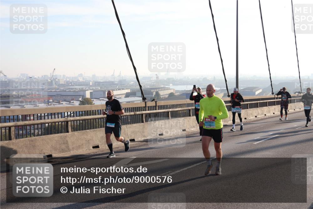 03.10.2025 - Köhlbrandbrückenlauf Julia Fischer http://msf.ph/oto/9000576 03.10.2025 09:21:40 Position 1 1168 meine-sportfotos.de