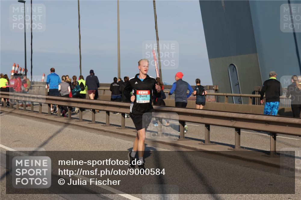 03.10.2025 - Köhlbrandbrückenlauf Julia Fischer http://msf.ph/oto/9000584 03.10.2025 09:35:22 Position 2 1029 meine-sportfotos.de
