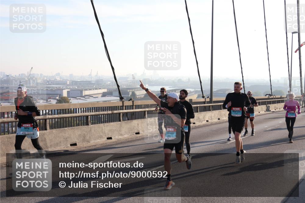 03.10.2025 - Köhlbrandbrückenlauf Julia Fischer http://msf.ph/oto/9000592 03.10.2025 09:21:44 Position 1 1130, 3091 meine-sportfotos.de