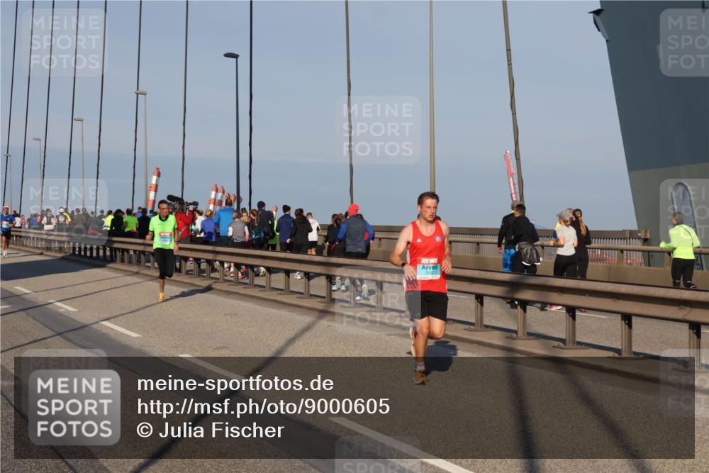 03.10.2025 - Köhlbrandbrückenlauf Julia Fischer http://msf.ph/oto/9000605 03.10.2025 09:35:26 Position 2  meine-sportfotos.de