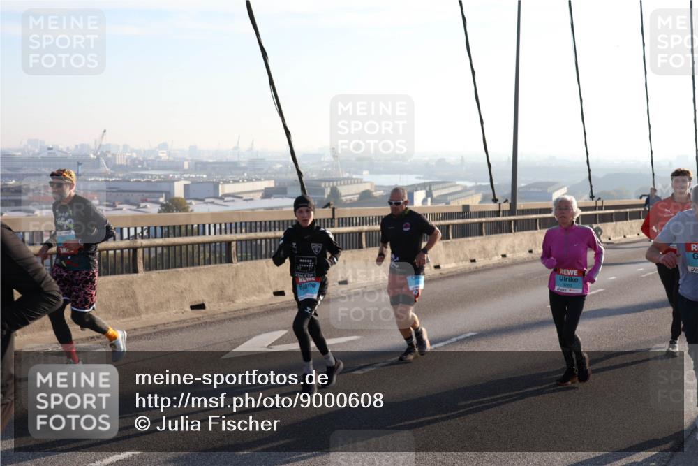 03.10.2025 - Köhlbrandbrückenlauf Julia Fischer http://msf.ph/oto/9000608 03.10.2025 09:21:46 Position 1  meine-sportfotos.de