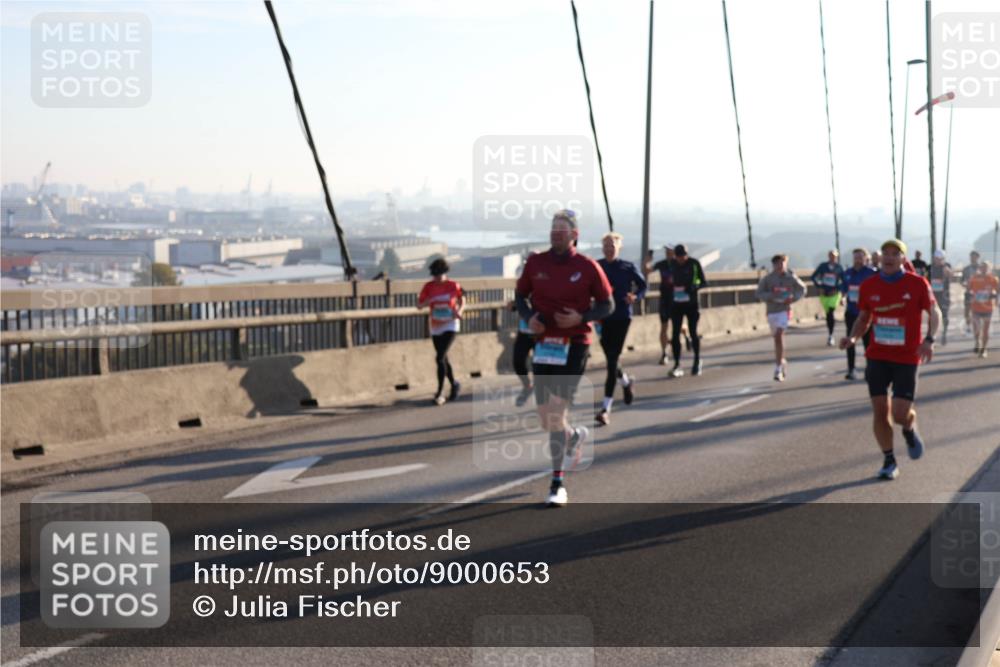 03.10.2025 - Köhlbrandbrückenlauf Julia Fischer http://msf.ph/oto/9000653 03.10.2025 09:21:55 Position 1  meine-sportfotos.de