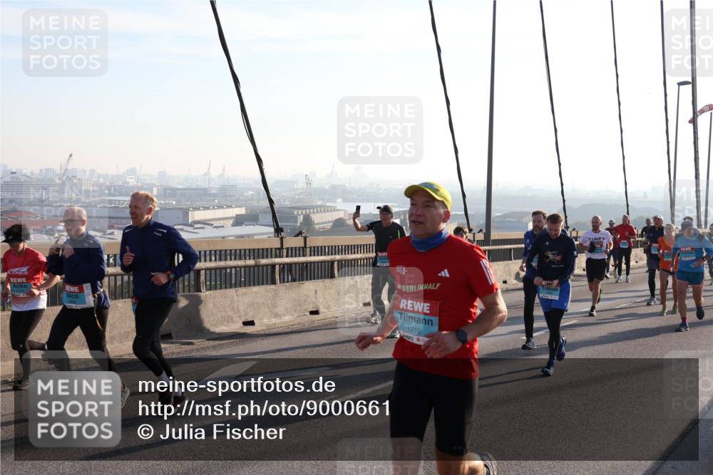 03.10.2025 - Köhlbrandbrückenlauf Julia Fischer http://msf.ph/oto/9000661 03.10.2025 09:21:58 Position 1 1219 meine-sportfotos.de