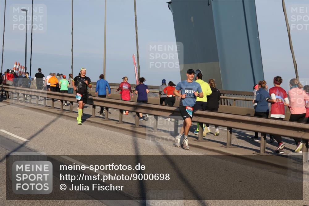 03.10.2025 - Köhlbrandbrückenlauf Julia Fischer http://msf.ph/oto/9000698 03.10.2025 09:36:03 Position 2 1202 meine-sportfotos.de