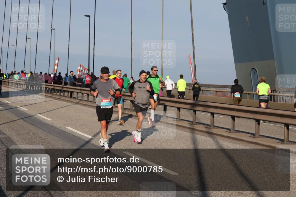 03.10.2025 - Köhlbrandbrückenlauf Julia Fischer http://msf.ph/oto/9000785 03.10.2025 09:36:24 Position 2  meine-sportfotos.de