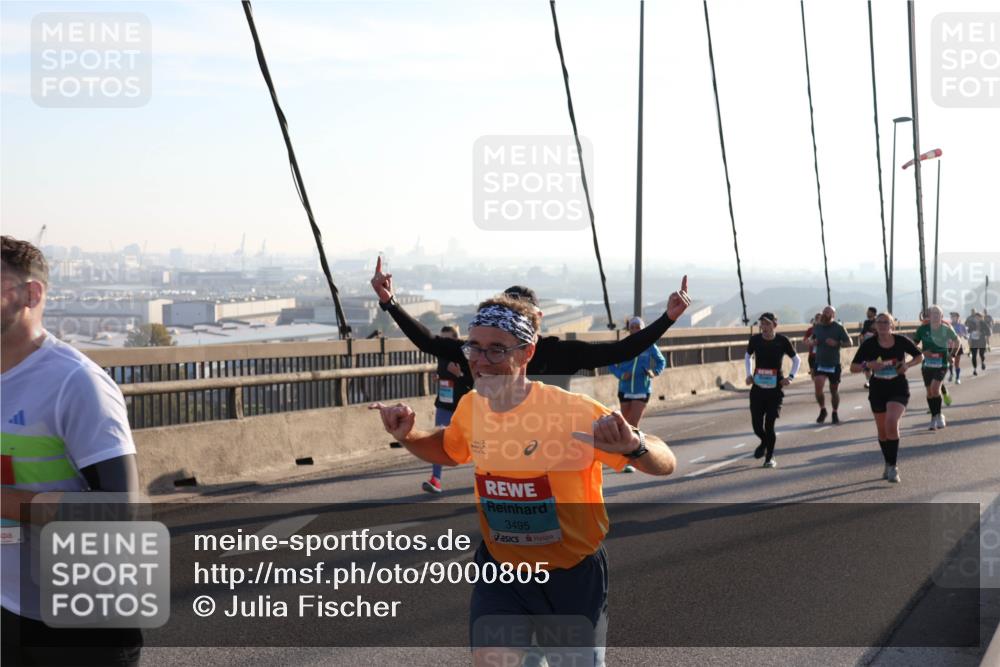 03.10.2025 - Köhlbrandbrückenlauf Julia Fischer http://msf.ph/oto/9000805 03.10.2025 09:22:14 Position 1 3495 meine-sportfotos.de