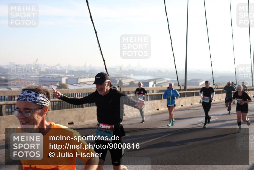 03.10.2025 - Köhlbrandbrückenlauf Julia Fischer http://msf.ph/oto/9000816 03.10.2025 09:22:14 Position 1 3307 meine-sportfotos.de