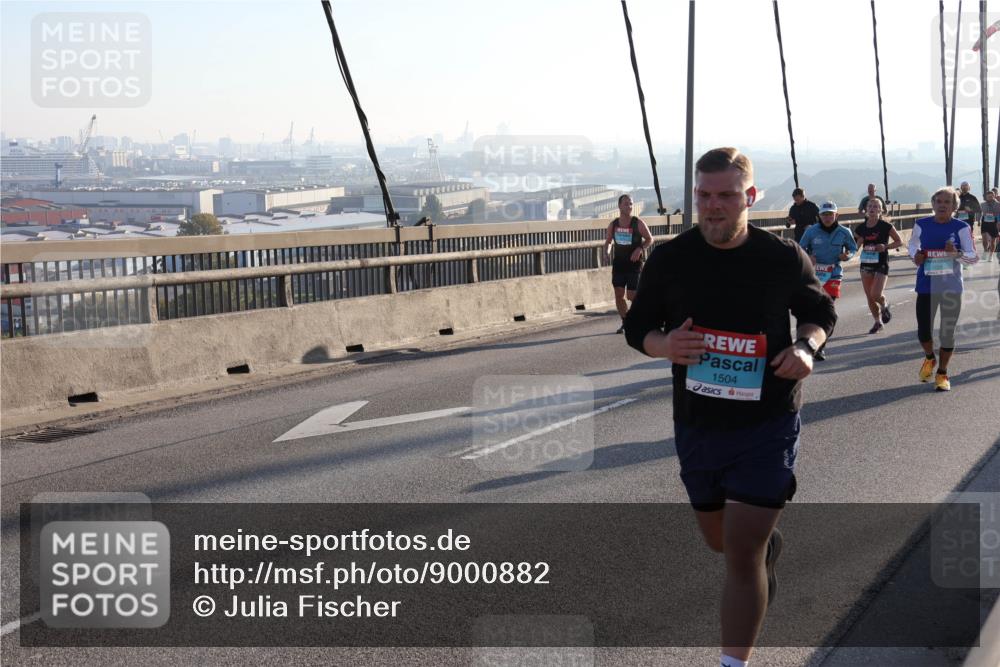 03.10.2025 - Köhlbrandbrückenlauf Julia Fischer http://msf.ph/oto/9000882 03.10.2025 09:22:24 Position 1 1504 meine-sportfotos.de