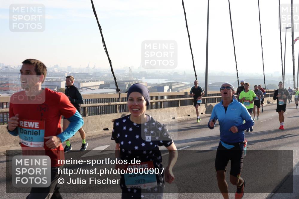 03.10.2025 - Köhlbrandbrückenlauf Julia Fischer http://msf.ph/oto/9000907 03.10.2025 09:22:29 Position 1 15, 3518, 2979 meine-sportfotos.de