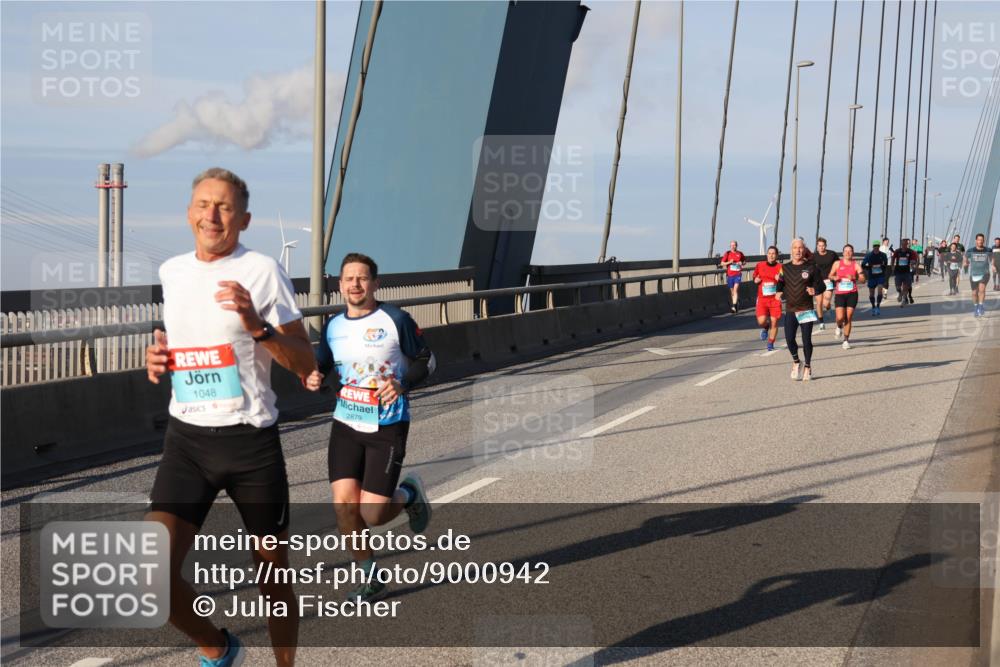 03.10.2025 - Köhlbrandbrückenlauf Julia Fischer http://msf.ph/oto/9000942 03.10.2025 09:37:03 Position 2 1048, 2879 meine-sportfotos.de