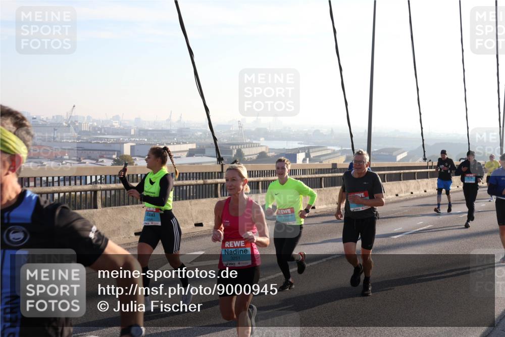 03.10.2025 - Köhlbrandbrückenlauf Julia Fischer http://msf.ph/oto/9000945 03.10.2025 09:22:39 Position 1  meine-sportfotos.de