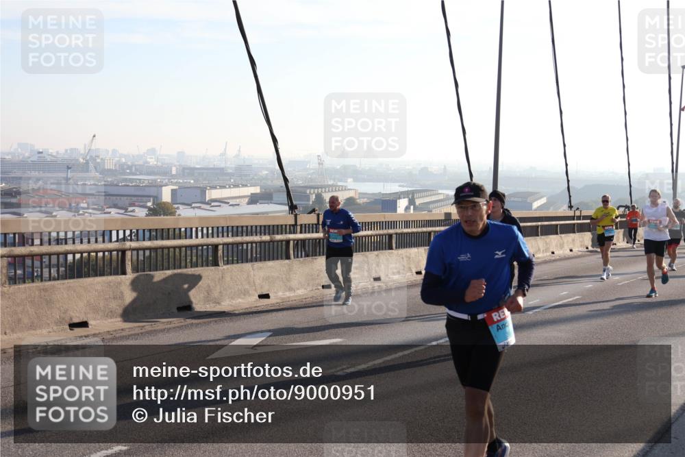 03.10.2025 - Köhlbrandbrückenlauf Julia Fischer http://msf.ph/oto/9000951 03.10.2025 09:22:41 Position 1  meine-sportfotos.de