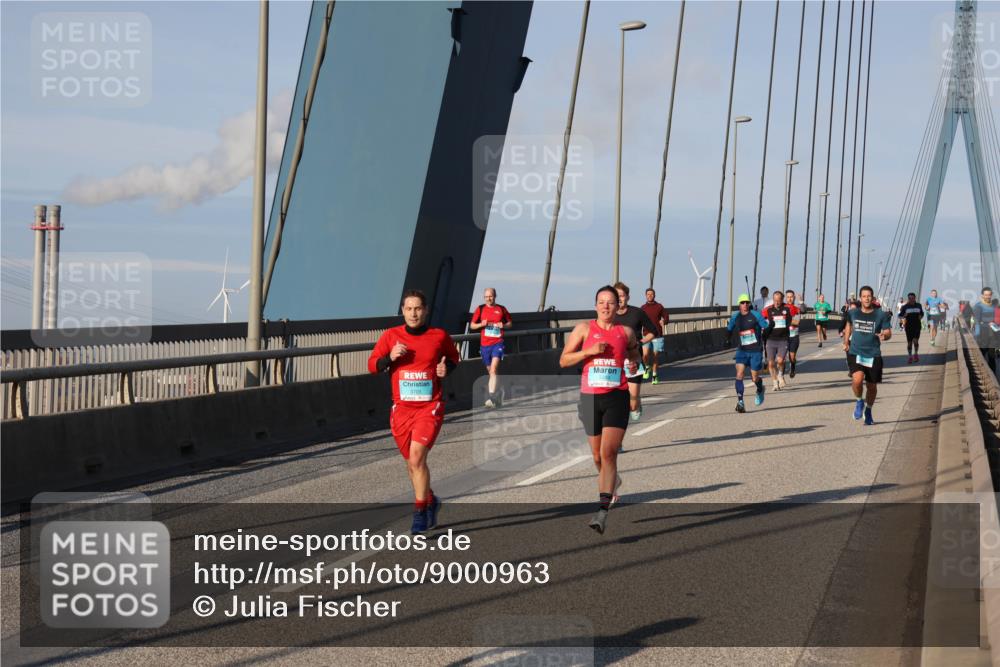 03.10.2025 - Köhlbrandbrückenlauf Julia Fischer http://msf.ph/oto/9000963 03.10.2025 09:37:08 Position 2 3705 meine-sportfotos.de