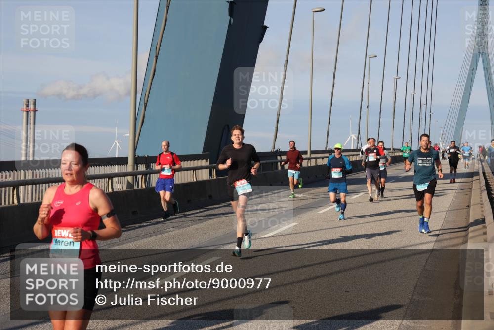 03.10.2025 - Köhlbrandbrückenlauf Julia Fischer http://msf.ph/oto/9000977 03.10.2025 09:37:10 Position 2 3249 meine-sportfotos.de