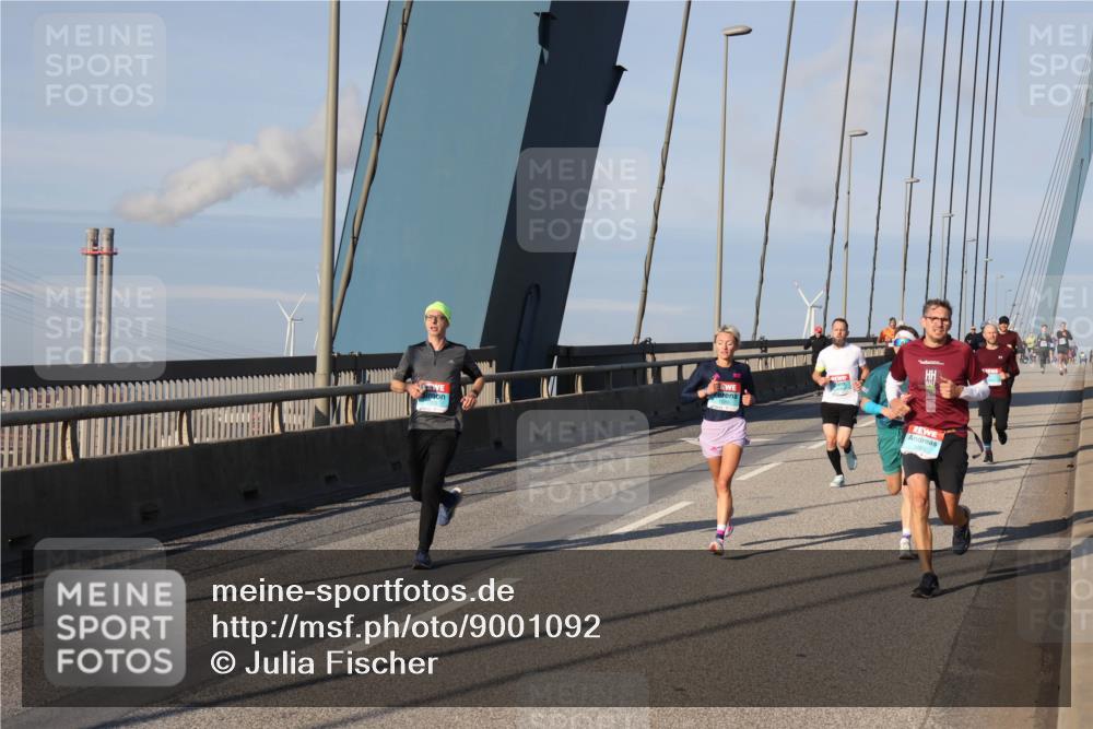 03.10.2025 - Köhlbrandbrückenlauf Julia Fischer http://msf.ph/oto/9001092 03.10.2025 09:37:28 Position 2 1090 meine-sportfotos.de