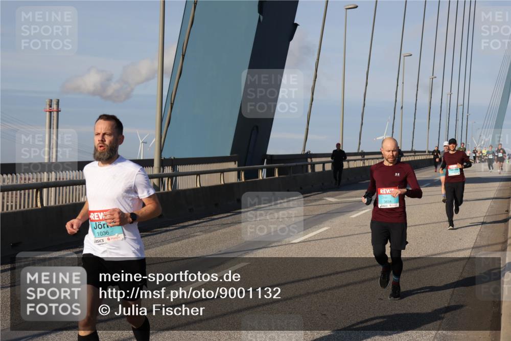 03.10.2025 - Köhlbrandbrückenlauf Julia Fischer http://msf.ph/oto/9001132 03.10.2025 09:37:32 Position 2 1036, 3834 meine-sportfotos.de