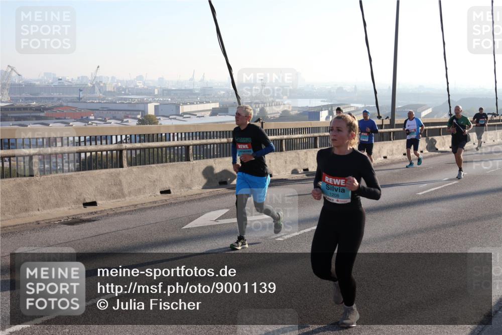 03.10.2025 - Köhlbrandbrückenlauf Julia Fischer http://msf.ph/oto/9001139 03.10.2025 09:23:15 Position 1 1208 meine-sportfotos.de
