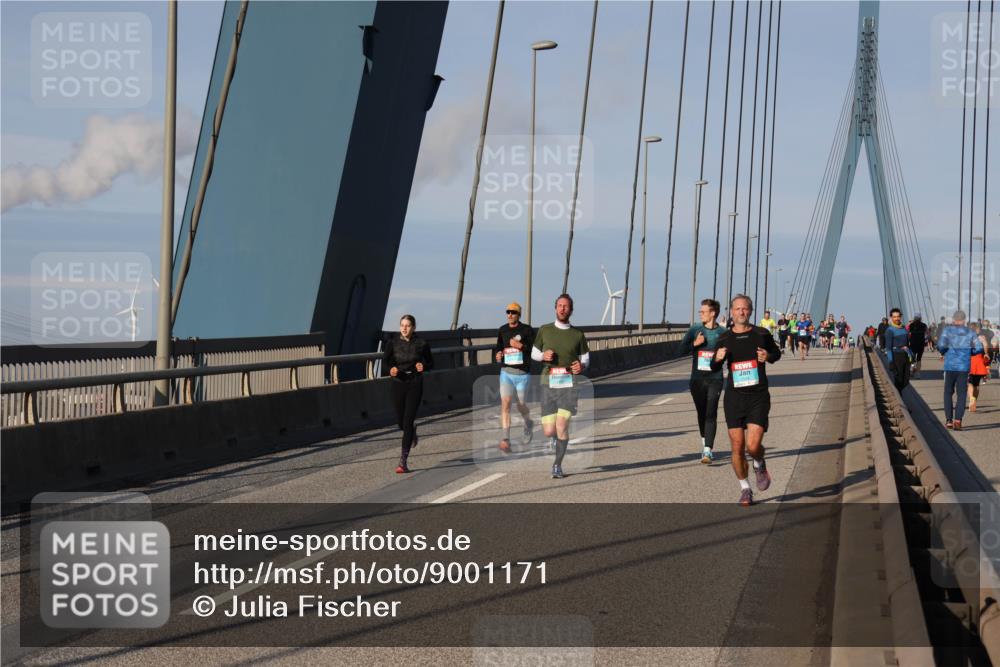 03.10.2025 - Köhlbrandbrückenlauf Julia Fischer http://msf.ph/oto/9001171 03.10.2025 09:37:44 Position 2  meine-sportfotos.de