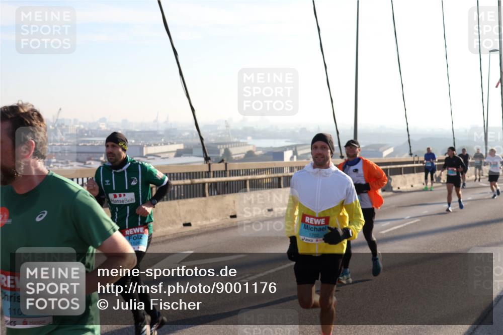 03.10.2025 - Köhlbrandbrückenlauf Julia Fischer http://msf.ph/oto/9001176 03.10.2025 09:23:25 Position 1 1105, 1702 meine-sportfotos.de