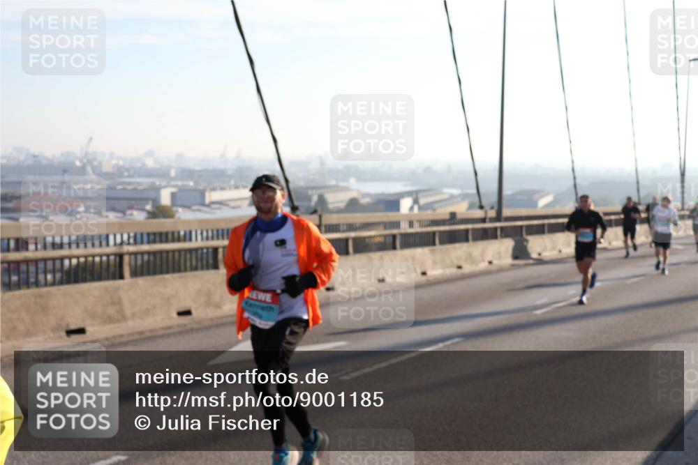 03.10.2025 - Köhlbrandbrückenlauf Julia Fischer http://msf.ph/oto/9001185 03.10.2025 09:23:26 Position 1  meine-sportfotos.de