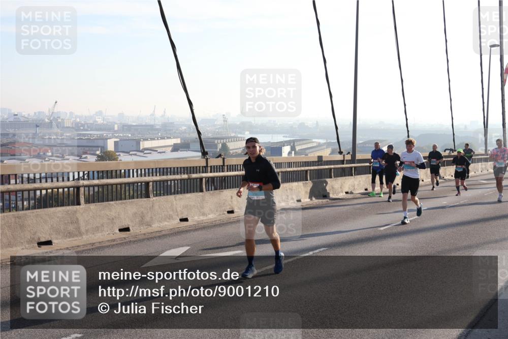 03.10.2025 - Köhlbrandbrückenlauf Julia Fischer http://msf.ph/oto/9001210 03.10.2025 09:23:29 Position 1  meine-sportfotos.de