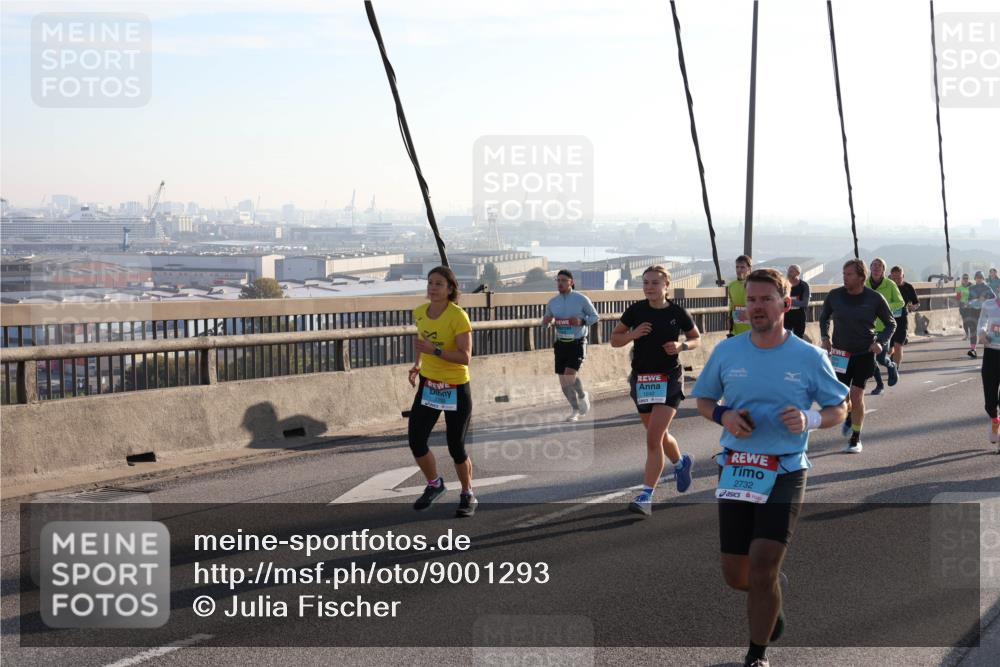 03.10.2025 - Köhlbrandbrückenlauf Julia Fischer http://msf.ph/oto/9001293 03.10.2025 09:23:47 Position 1 2732 meine-sportfotos.de