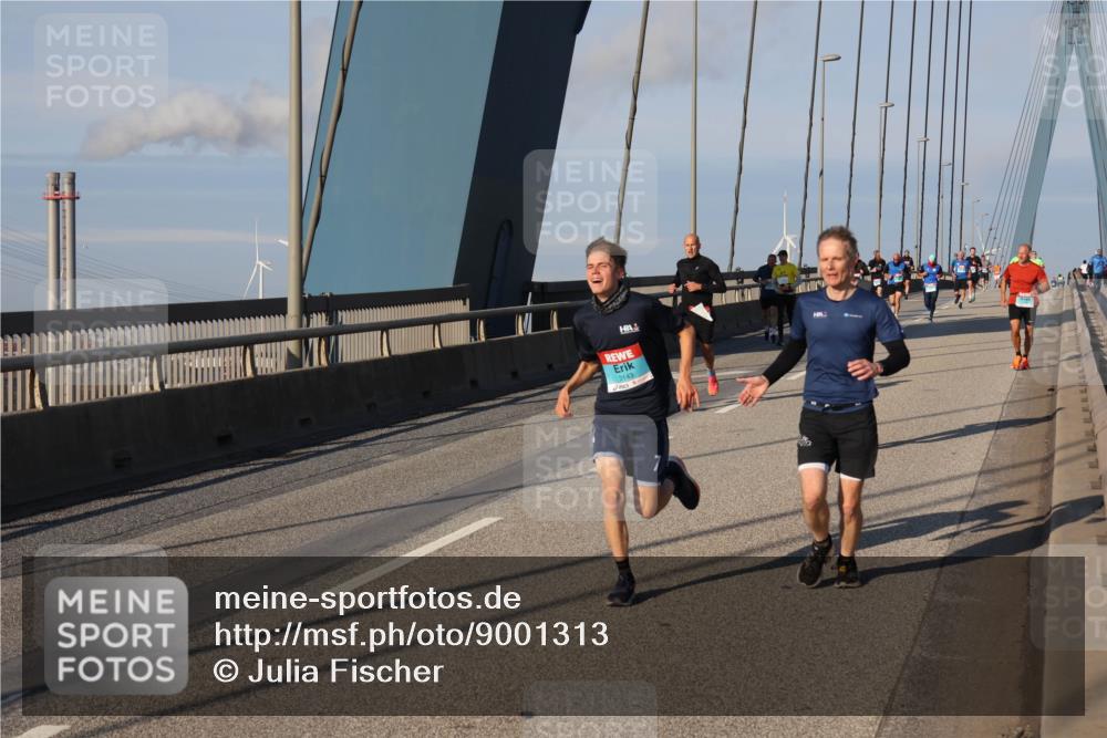 03.10.2025 - Köhlbrandbrückenlauf Julia Fischer http://msf.ph/oto/9001313 03.10.2025 09:38:09 Position 2 3143 meine-sportfotos.de