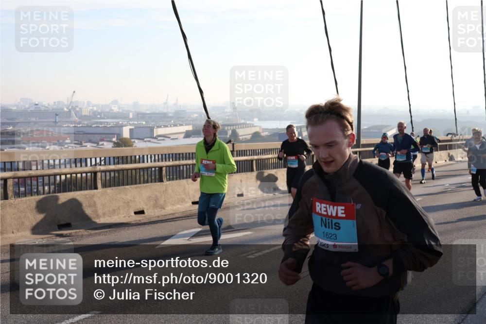 03.10.2025 - Köhlbrandbrückenlauf Julia Fischer http://msf.ph/oto/9001320 03.10.2025 09:23:51 Position 1 1623 meine-sportfotos.de