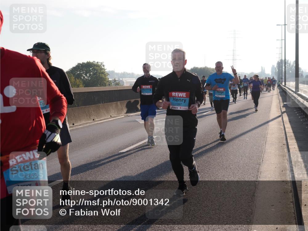 03.10.2025 - Köhlbrandbrückenlauf Fabian Wolf http://msf.ph/oto/9001342 03.10.2025 09:17:32 Position 3 3353, 489, 1397 meine-sportfotos.de
