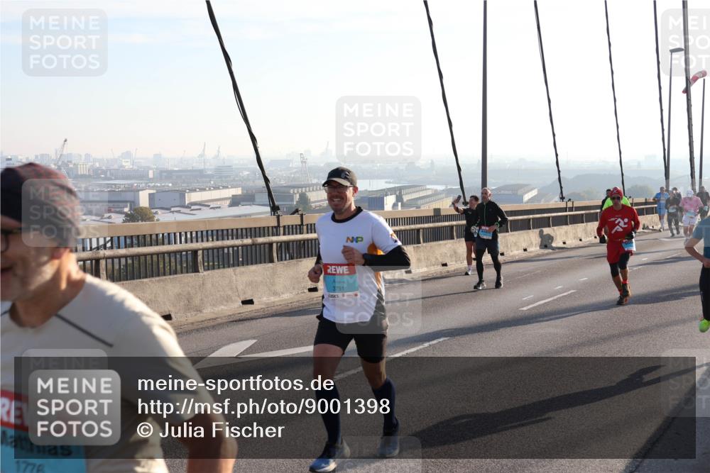 03.10.2025 - Köhlbrandbrückenlauf Julia Fischer http://msf.ph/oto/9001398 03.10.2025 09:24:09 Position 1 1776, 3791 meine-sportfotos.de