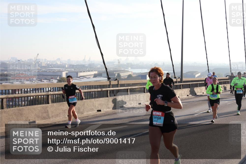 03.10.2025 - Köhlbrandbrückenlauf Julia Fischer http://msf.ph/oto/9001417 03.10.2025 09:24:14 Position 1 1412 meine-sportfotos.de