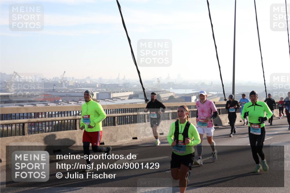 03.10.2025 - Köhlbrandbrückenlauf Julia Fischer http://msf.ph/oto/9001429 03.10.2025 09:24:16 Position 1 1836, 1091 meine-sportfotos.de