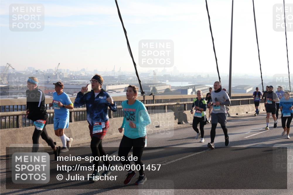 03.10.2025 - Köhlbrandbrückenlauf Julia Fischer http://msf.ph/oto/9001457 03.10.2025 09:24:21 Position 1 1352 meine-sportfotos.de