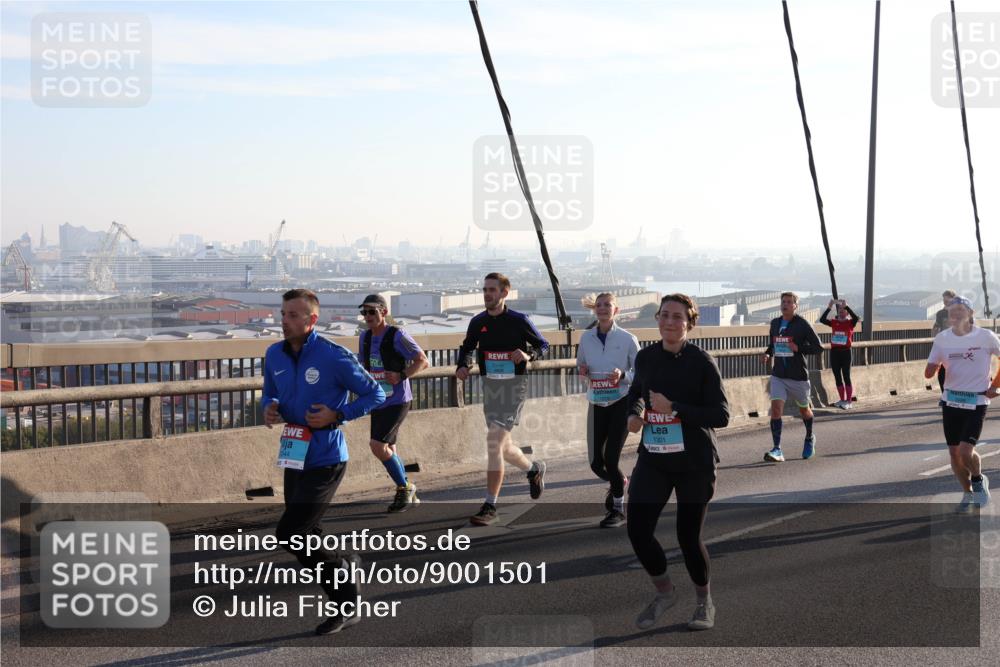 03.10.2025 - Köhlbrandbrückenlauf Julia Fischer http://msf.ph/oto/9001501 03.10.2025 09:24:27 Position 1 1301 meine-sportfotos.de